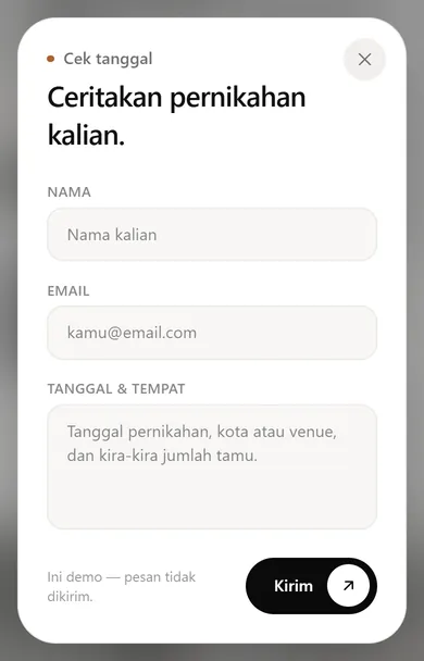 Formulir “Cek tanggal” Ivory & Vow di HP: judul “Ceritakan pernikahan kalian.”, kolom Nama, Email, Tanggal & tempat, dan catatan “Ini demo — pesan tidak dikirim.”