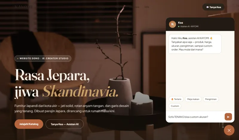 Jendela asisten AI Kea di situs KAYOMI: sapaan Kea dan tombol pertanyaan cepat Terlaris, Meja makan, Pengiriman, Custom.